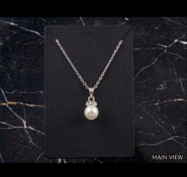 Elegant Faux Pearl Pendant Necklace