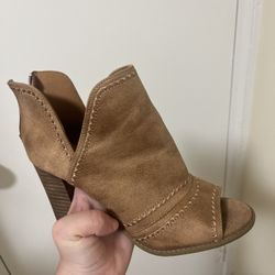 Size 7 Women  Open Toe Boots 