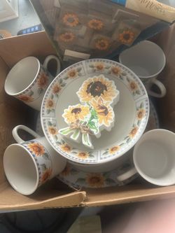 Sunflower Dishes - Set of 4