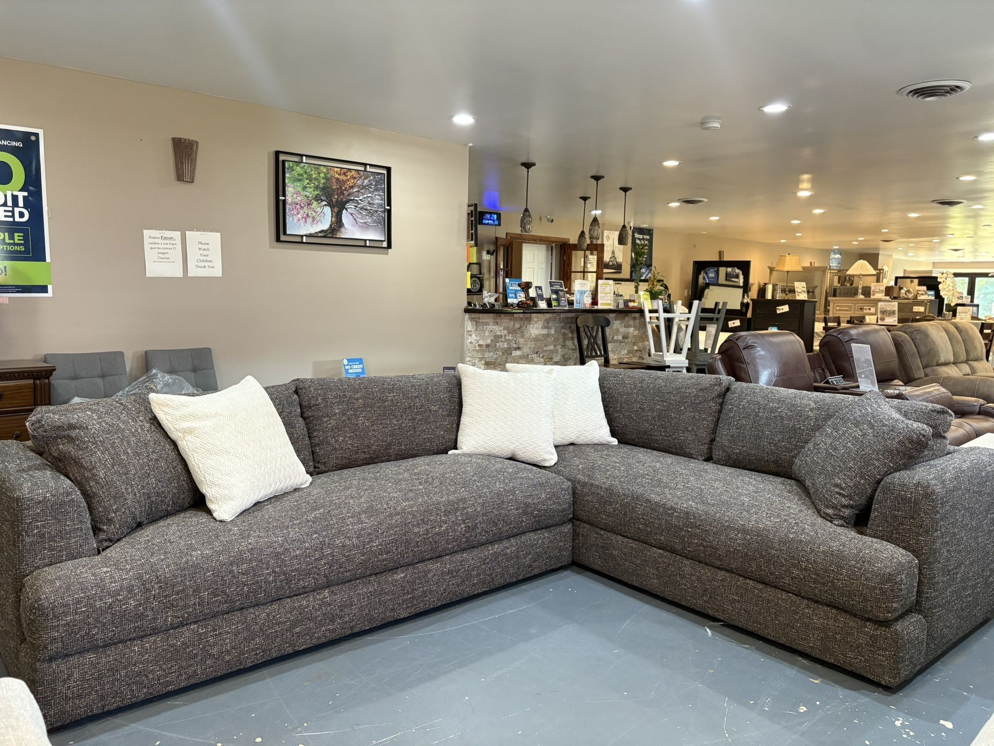 New Ridley 2pc Sectional
