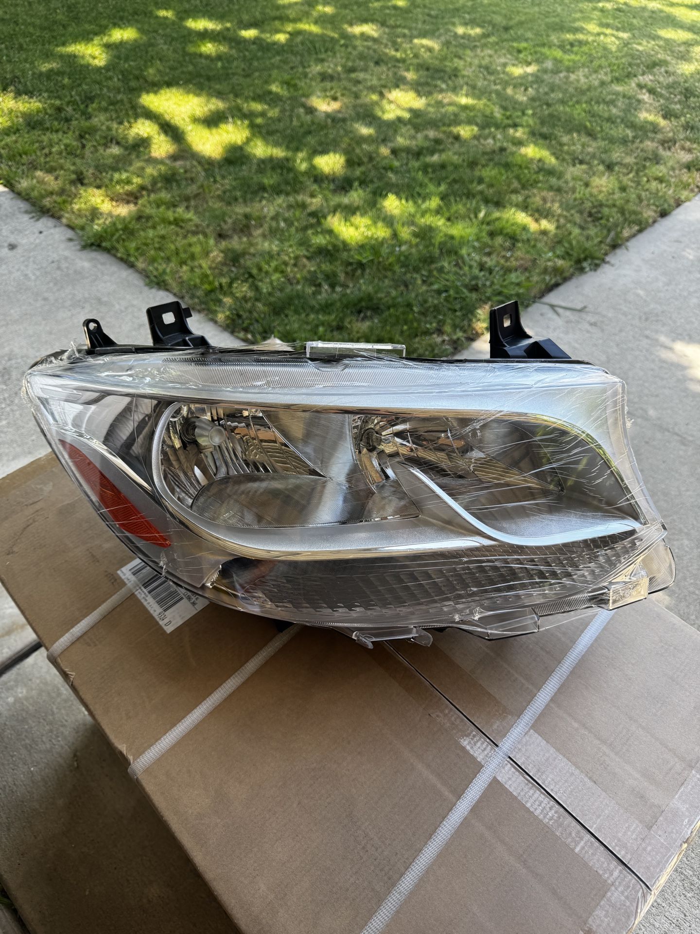 2019 Sprinter Right Headlights 