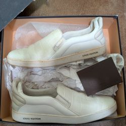 LV Size 10-11 Shoe