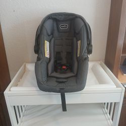 Evenflo Pivot Travel System