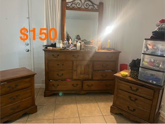 Dresser set