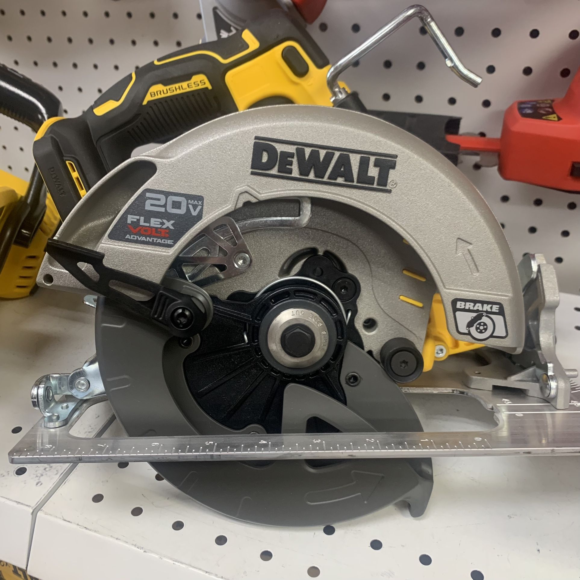 Dewalt New 61/2 Circular Saw 20v Flex Volt - No Battery 