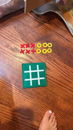 On the go tic tac toe