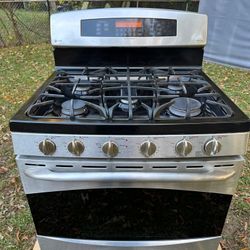 Super Deal! General Electric Profile Gas Stove $300
