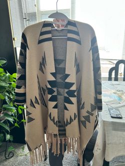 Trible knit sweater