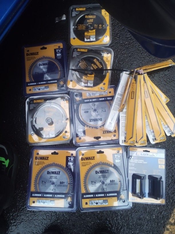 11 Skill Saw Blades Three Different Kinds 21 Sawzall Blades Metal Cutting And A Couple Wood The Packages I Have Five In Each One For