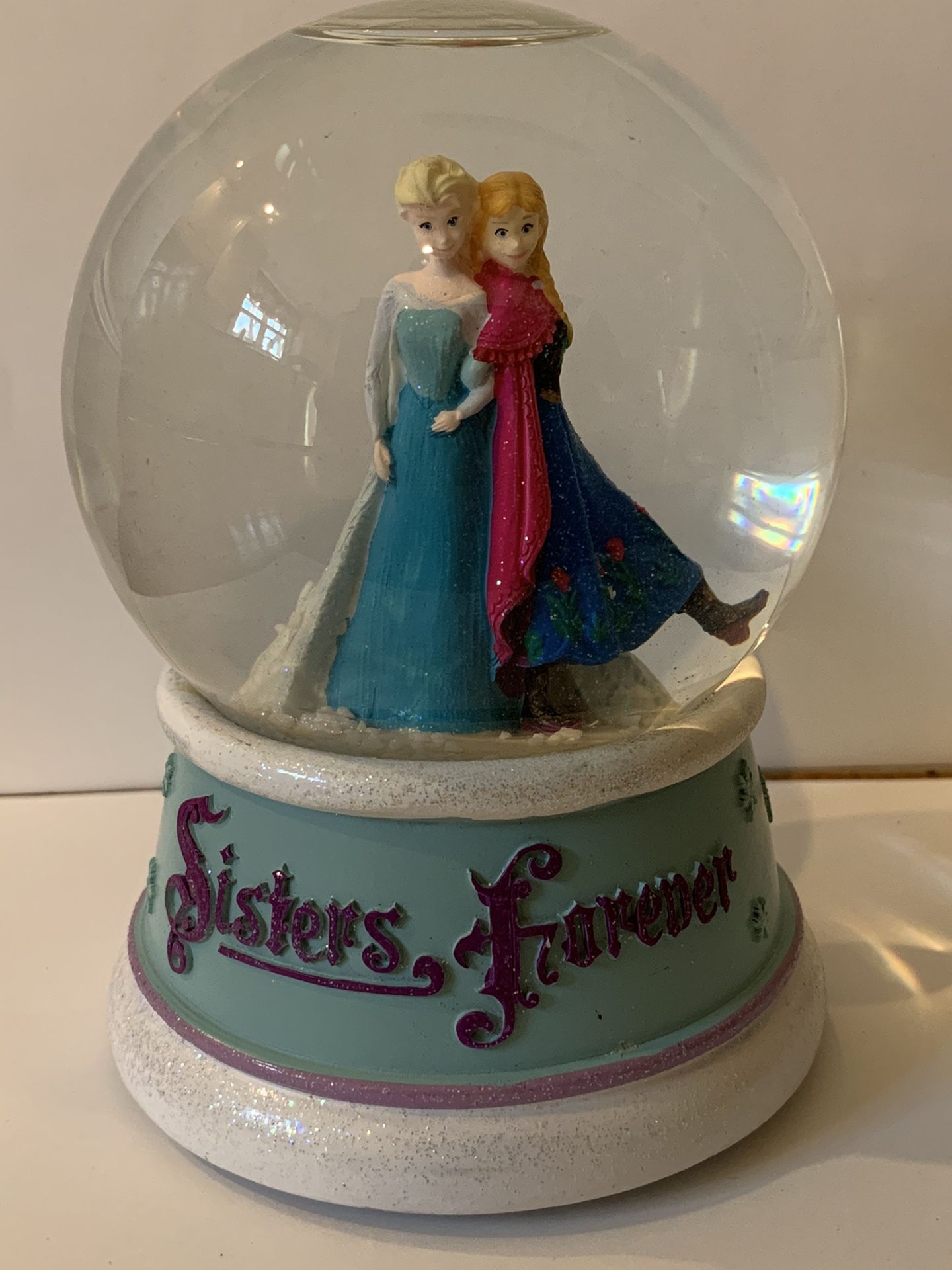 RARE KCare Disney Frozen Anna Elsa Musical Water Snow Globe Plays Let It Go.