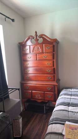 7 Drawer Dresser