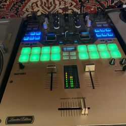 Pioneer DJM-S9-N limited-edition Mixer 