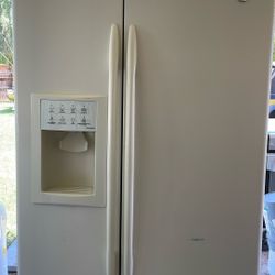 GE PROFILE French Doors Refrigerator 
