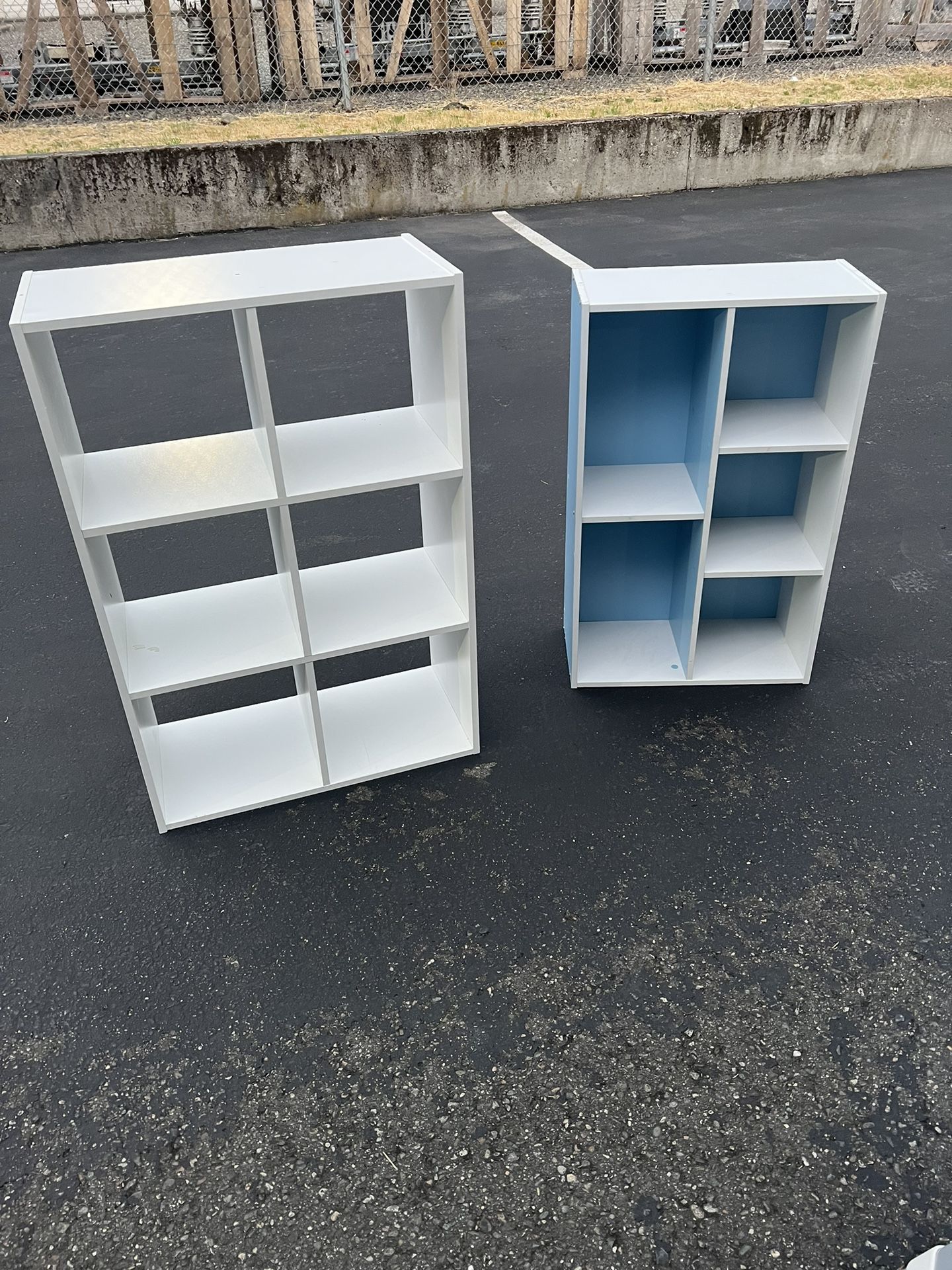2 White wooden cube storage shelf