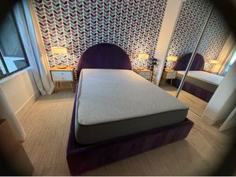 Queen Newer Casper Mattress and platform bed