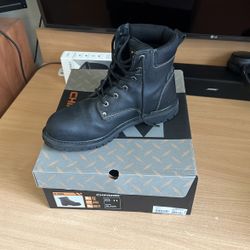 Chinook Steeltoe Work Boots (Size 11)