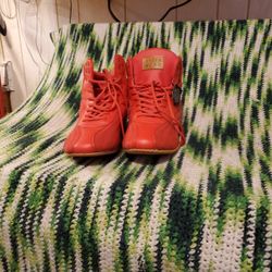 Use But New Size 11 Gym Shoes Like New 