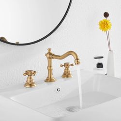 8 inch 2 Handles 3 Holes Widespread Bathroom Sink Faucet Antique Brass
