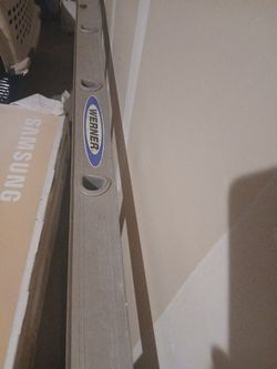 24' FAIRLY NEW Aluminum Ladder