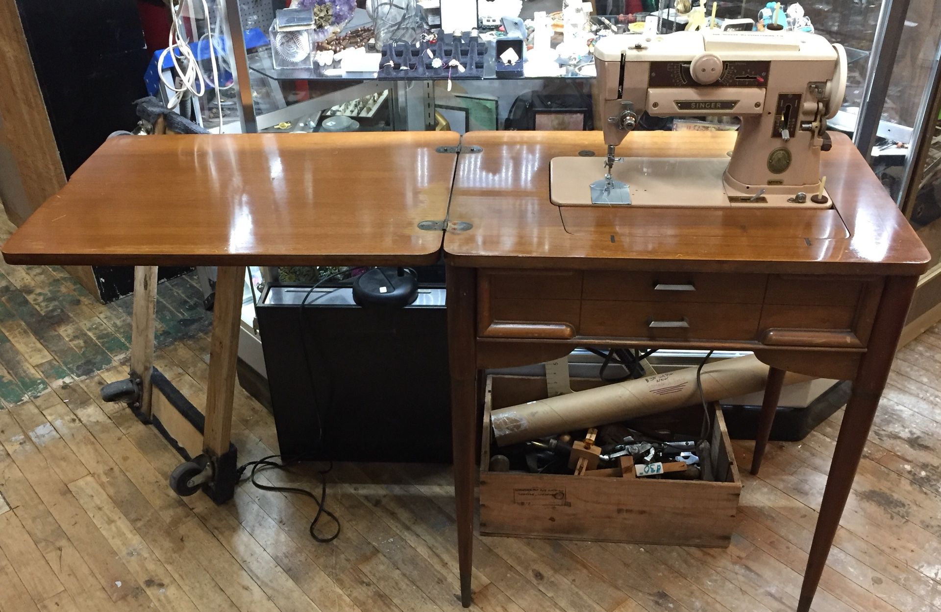 Singer 401A w/ table