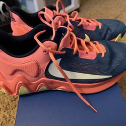 Great condition basketball shoes size 15