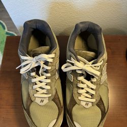 New Balance 2002R 