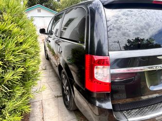 2011 Chrysler Town & Country