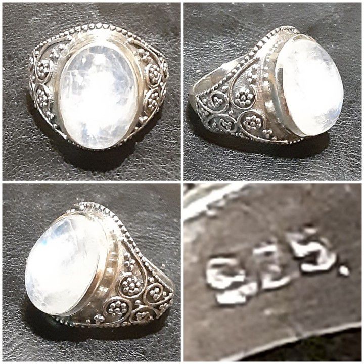 .925 Solid Sterling Silver Moonstone Ring.