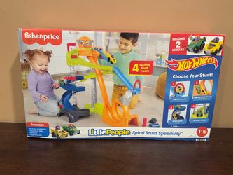 Fisher-Price Little People Hot Wheels Spiral Stunt Speedway