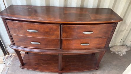Dresser / buffet and sideboard