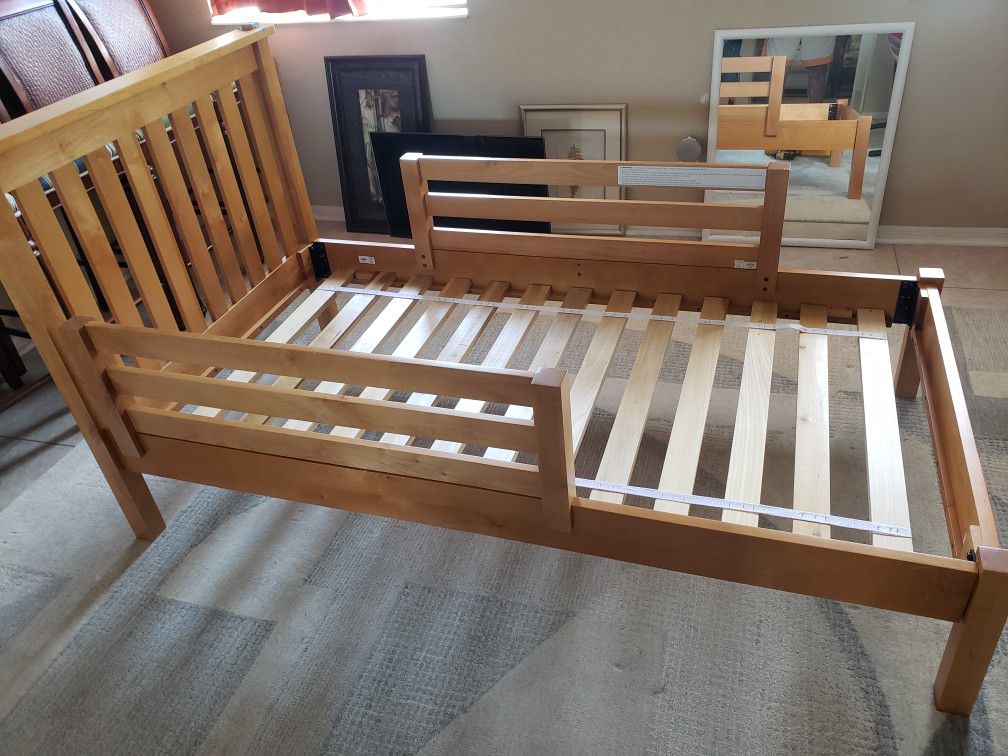 TWO BEAUTIFUL TWINS BEDS  With Matress And Box They Also Have Edge Protection FOR SALE  ONE FOR  $ 175