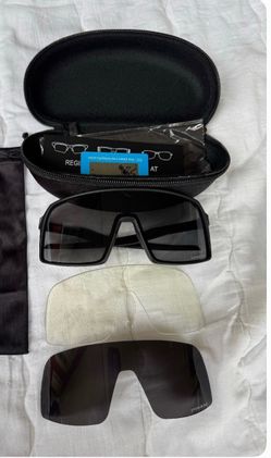 Suron Oakley  Sunglasses Black Frame Gray Lens w/ Case & Extra Lens