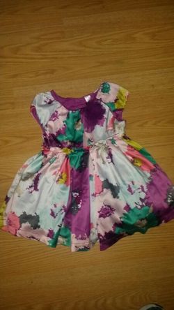 Pretty baby girl dress!!...size 12 months....great condition!