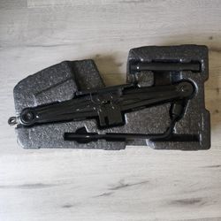 Spare tire tool kit Hyundai