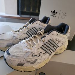Bad Bunny Response CL (White)