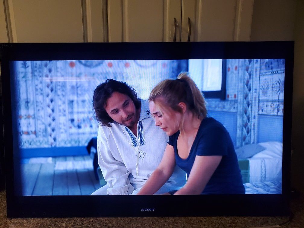 
Sony Bravia - 3D-capable, 1080p LED-LCD HDTV with built-in Wi-Fi