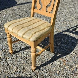 SIX  GREAT DINING CHAIRS. 