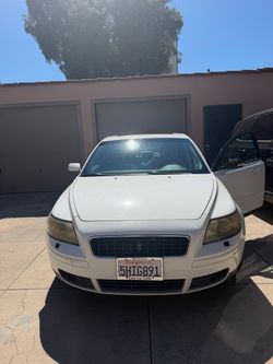 Volvo s40 white