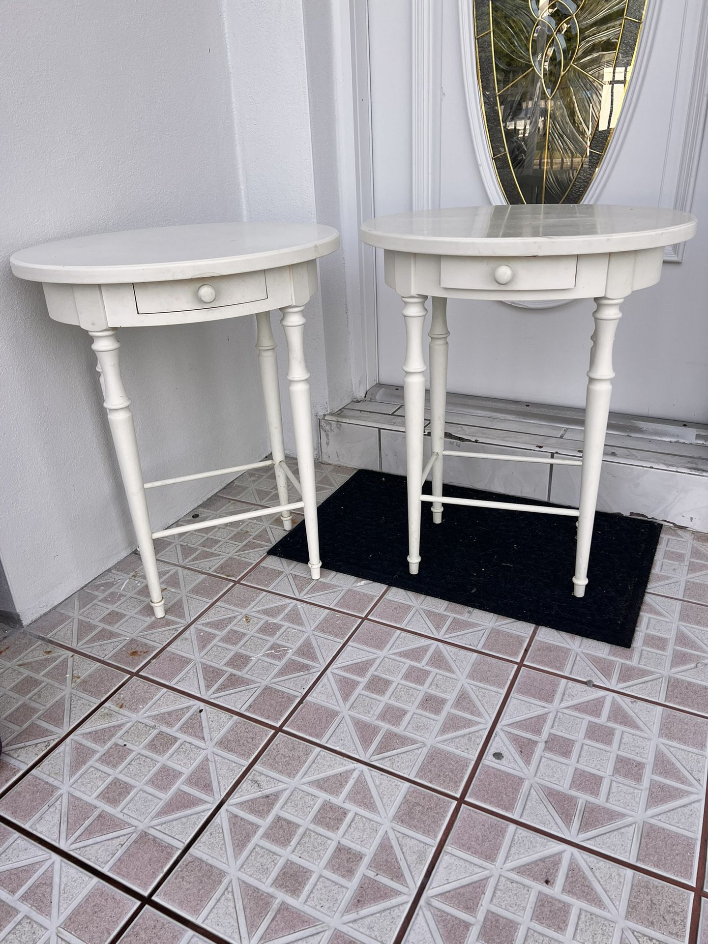 2 Side Tables