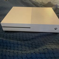White Xbox One S