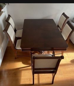 Dinning Table With 6 Chairs ( Extendable)