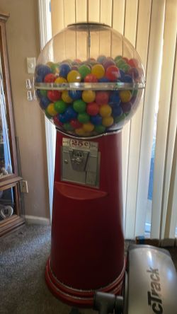 Giant gumball machine