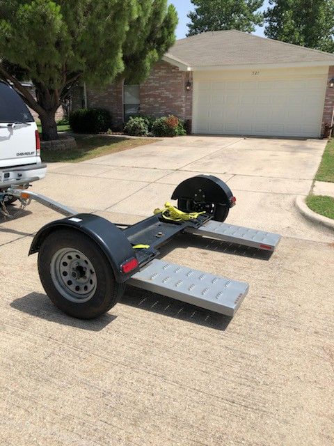 Car dolly with electric brakes