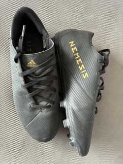 Tennis / Sneaker for boys soccer. Addidas.