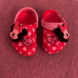 Minnie Mouse crocs