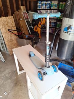 Child's scooter