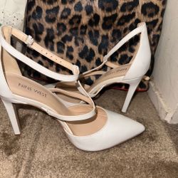Nine West white leather heels size 6