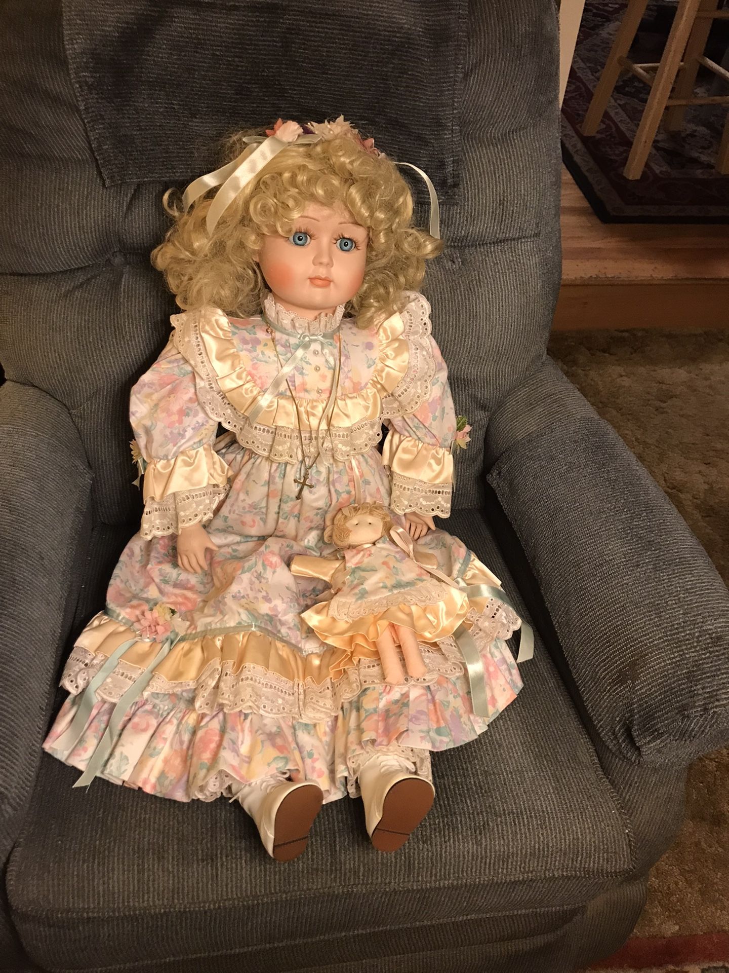 1989 Goebel “Betty Jane Carter”, Musical, 32” tall, Porcelain Limited Edition Doll