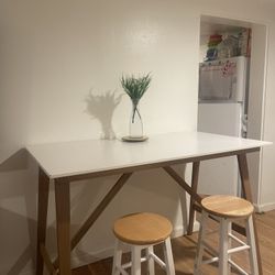 White Table (FREE DELIVERY!!)