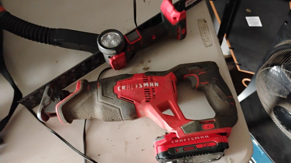 Craftsman Sawzall With Battery And Flashlight